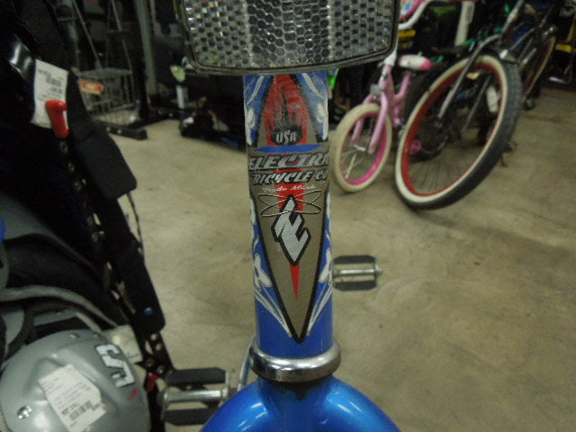 Load image into Gallery viewer, Vintage Electra Hawaii Girls Blue Beach Cruiser

