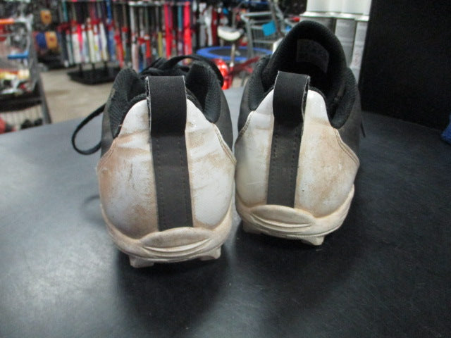 Load image into Gallery viewer, Used Adidas Cleats in Black Size 4
