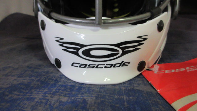 Load image into Gallery viewer, Cascade CS-R Lacrosse Helmet Youth Size OSFM - Like New
