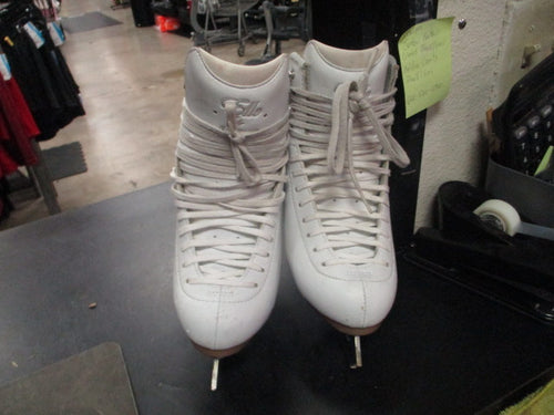Used Jackson Mirage Size 2 Figure Skates