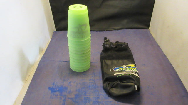 Load image into Gallery viewer, Used Speed Stack Cups - 12 Cups - hole on bag/ crack on cup
