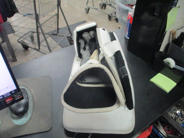 Load image into Gallery viewer, Used CCM P2.9 Sr Hockey Goalie Blocker
