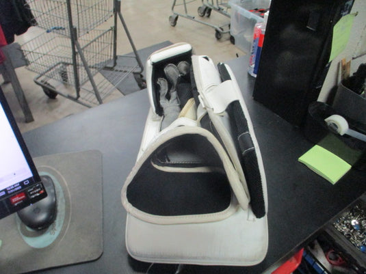 Used CCM P2.9 Sr Hockey Goalie Blocker