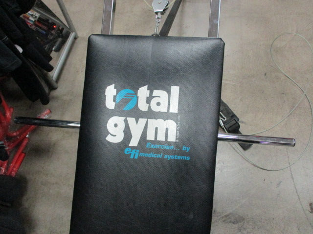 Load image into Gallery viewer, Used Total Gym With Exercise Guide
