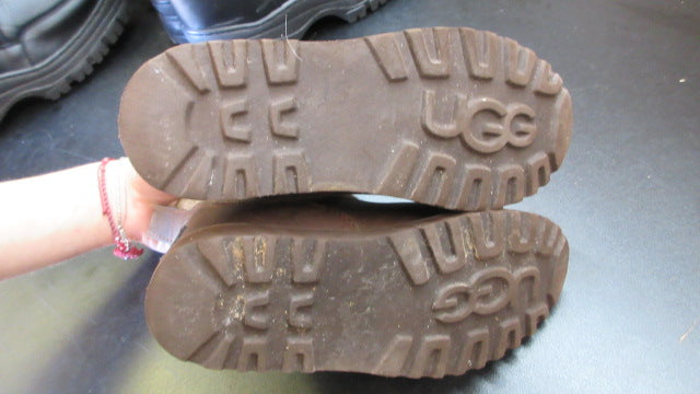 Load image into Gallery viewer, Used UGG Bayson Winter Boots - Size Youth 13
