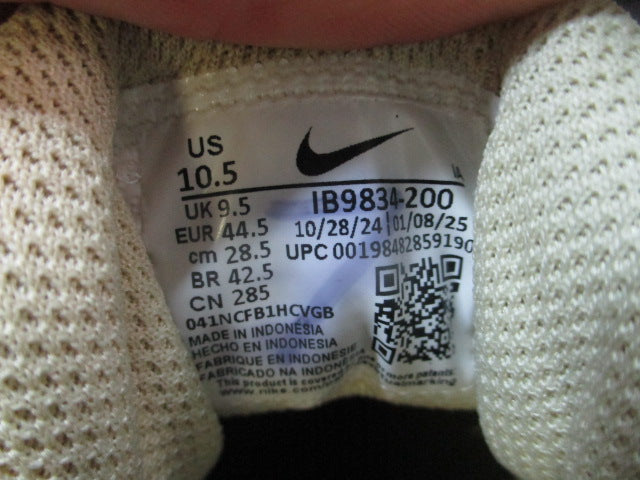 Load image into Gallery viewer, Used Nike Alpha Huarache Elite 4 Mid Baseball Cleats - Size 10.5
