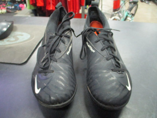 Used Nike Phantom Soccer Cleats Size 2.5