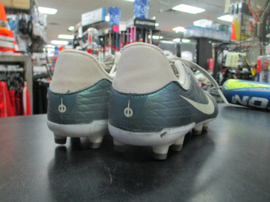 Used Nike Tiempo Emerald Legend Soccer Cleat Size 4.5Y