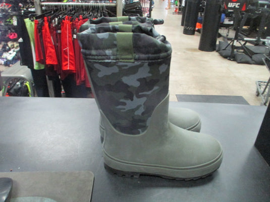 Used Cat & Jack Size 1 Winter Boots