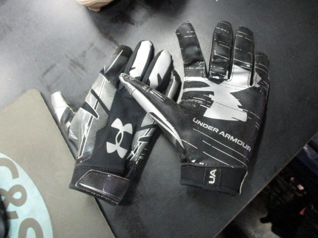Load image into Gallery viewer, Used Under Armour 99% Youth Xl Football Receivers Gloves
