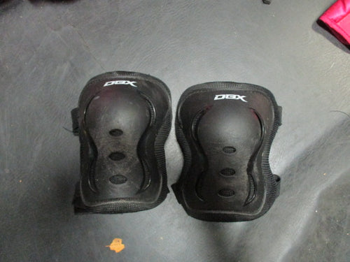 Used DBX Size Youth Large Knee Pads