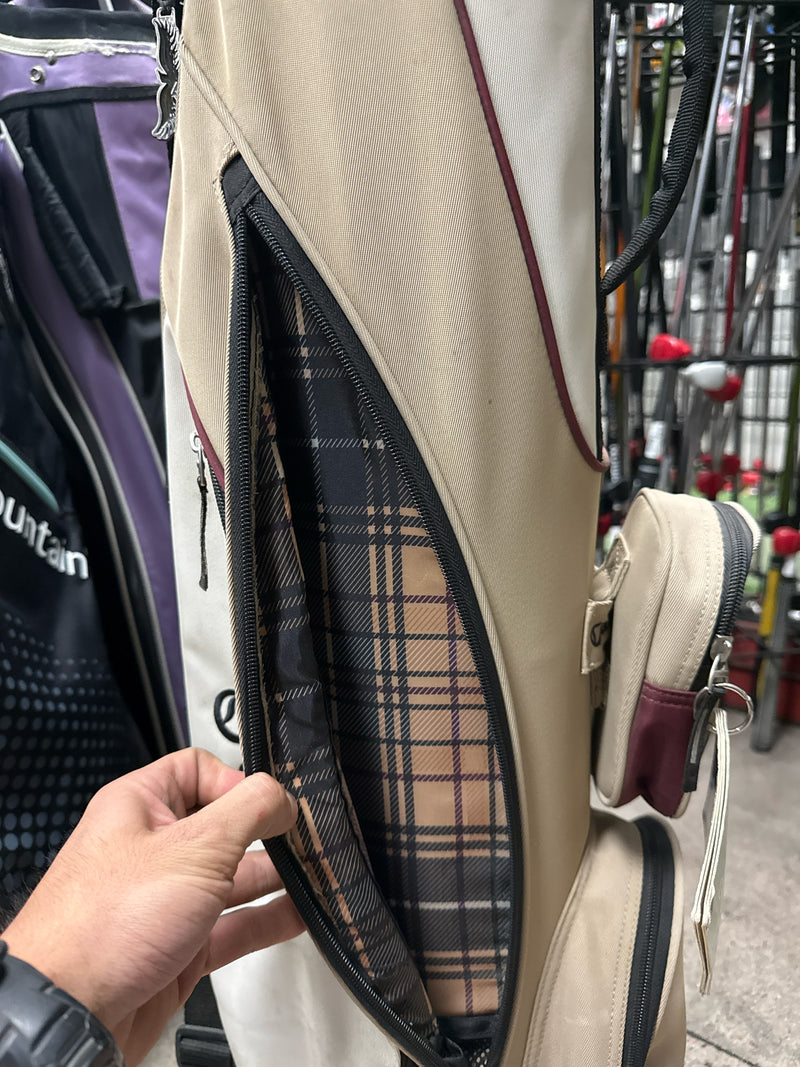 Load image into Gallery viewer, Like New Callaway Golf GES Ladies Sunday Golf Bag
