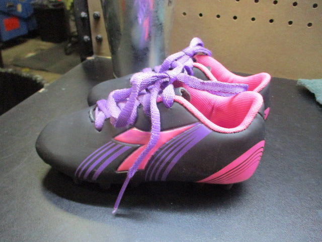 Load image into Gallery viewer, Diadora Soccer Cleats Youth Size 9.5

