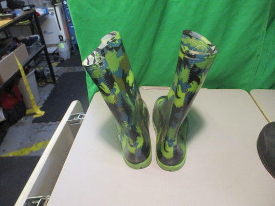 Used Magellan Size 4 Kids Rain Boots