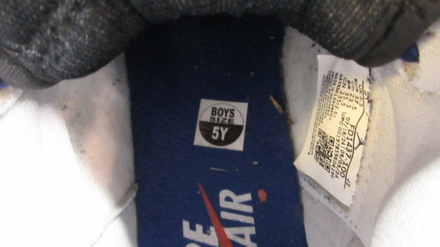 Load image into Gallery viewer, Used Nike Air Jordan Basketball Shoes - Size Youth 5
