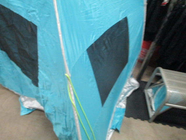 Load image into Gallery viewer, Used Poray Beach Portable Pop Up Tent
