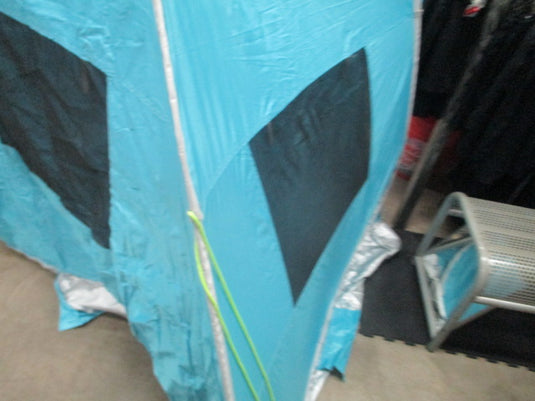 Used Poray Beach Portable Pop Up Tent
