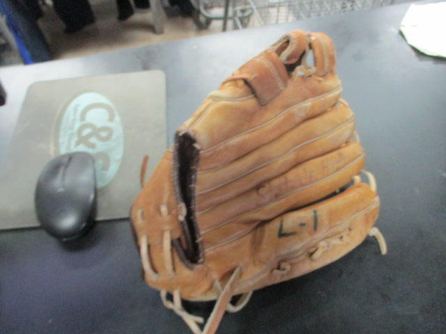 Load image into Gallery viewer, Used Vintage Geo A Reach Co Leather Glove - NEEDS RELACE
