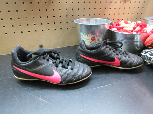 Used Nike Chaser Soccer Cleats - Size 12c