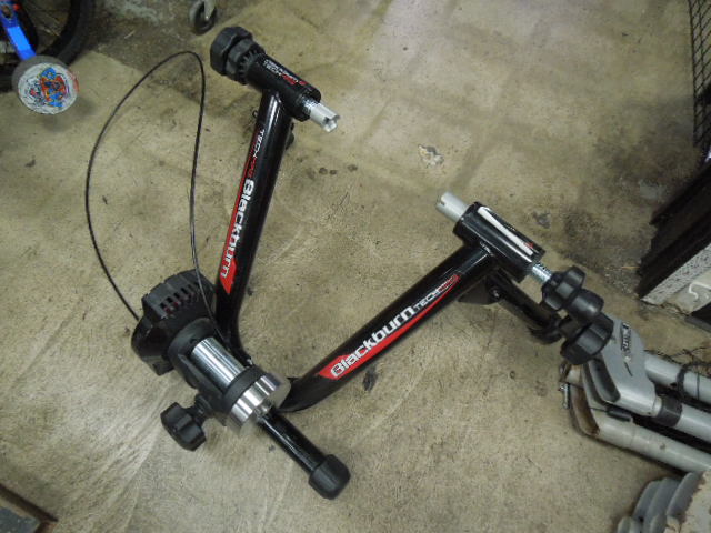 Load image into Gallery viewer, Used Blackburn Tech Mag 6-Level Magnetic Resistance Bike Trainer
