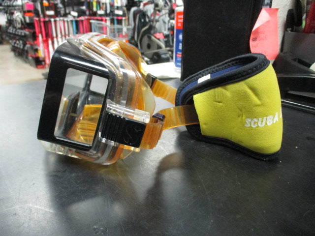 Load image into Gallery viewer, Used Scuba Pro Tempered Glass Adjustable Dive Gloves
