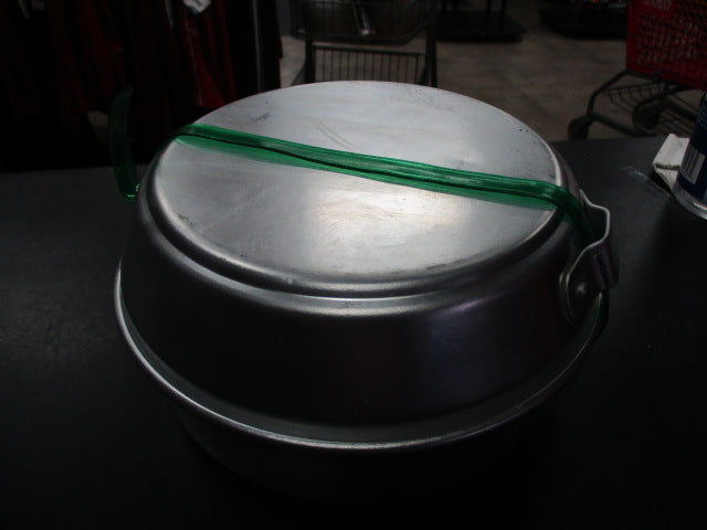 Load image into Gallery viewer, Used Portable Camp Cookwear Set
