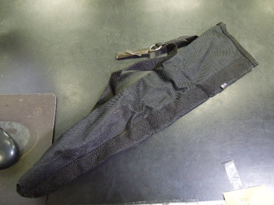 Used Clip On Arrow Quiver with 3 Easton XX75 Camo Hunter Arrows