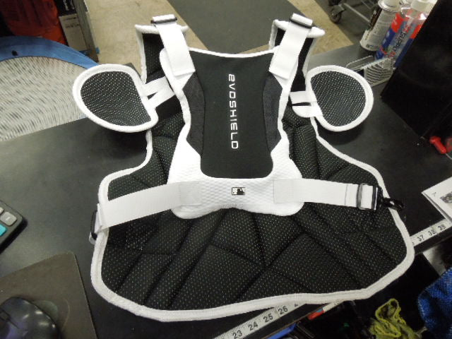 Load image into Gallery viewer, Like New EvoShield Pro-SRZ 2.0 Catchers Chest Protector with Cardio Guard
