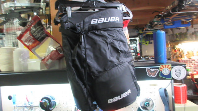 Load image into Gallery viewer, Used Bauer LIL Sport Hockey Breezers - Youth Large
