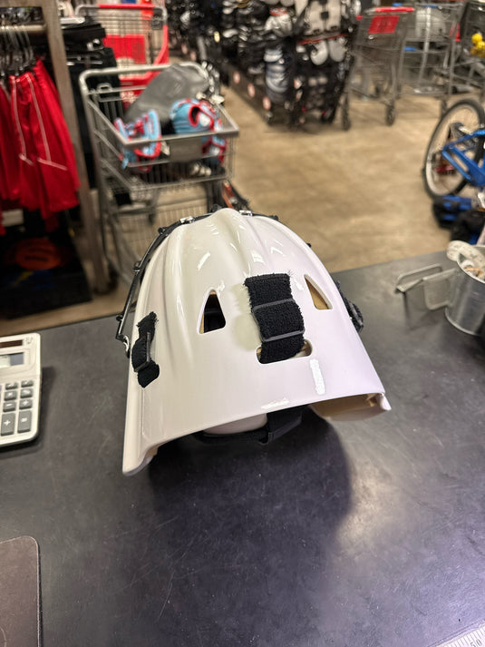 Like New Victory Sports V6 Adult Goalie Mask with HECC Cat Eye Cage Size Med