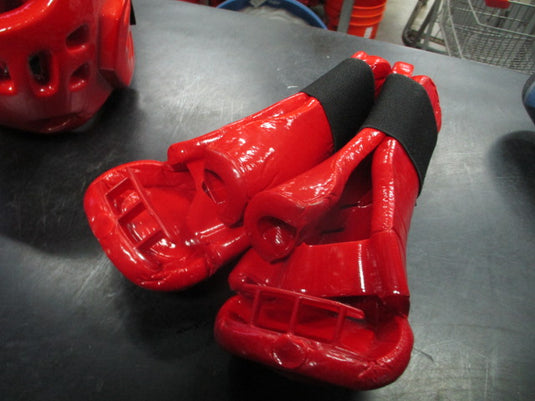 Used Sparring Gloves in Red