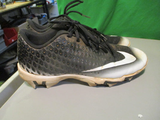 Used Nike Vapor Size 8 Cleats (Has Wear)