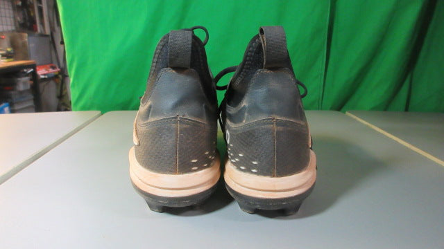 Load image into Gallery viewer, Used ADIDAS Shoe Size YOUTH 4 Black/White Shoes/Cleats
