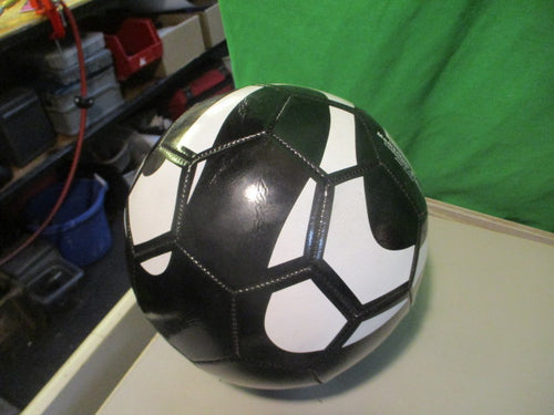 Used Momentum Brands Speed Size 5 Soccer Ball