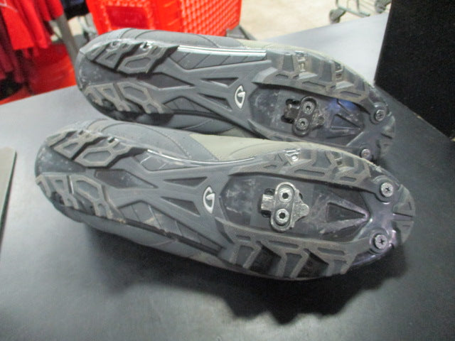 Load image into Gallery viewer, Used Giro Carbide SPD Cycling Shoes Size 13 / 47
