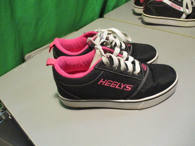 Load image into Gallery viewer, Used Heelys Size Youth 4
