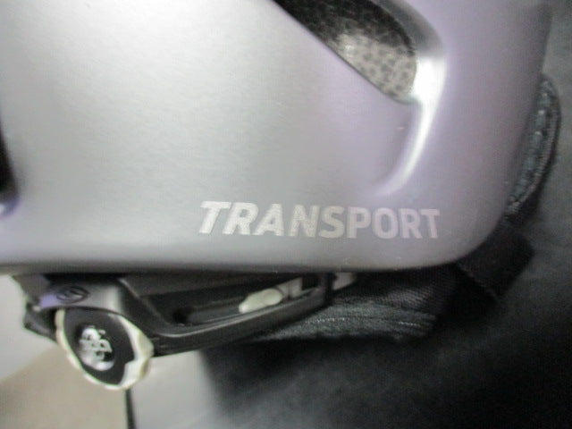 Load image into Gallery viewer, Used Smith Transport Boa Size Medium Ski  Helmet
