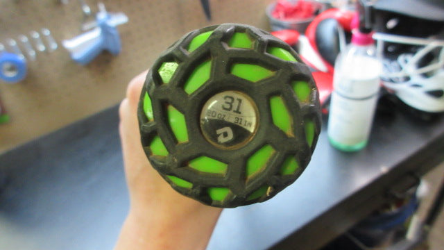 Load image into Gallery viewer, Used Demarini CF 7 31" -11 USSSA Composite Softball Bat
