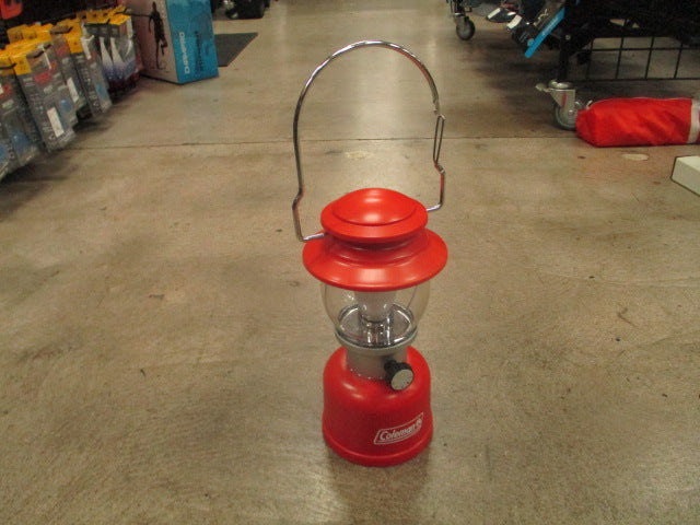 Load image into Gallery viewer, Used Coleman Classic 500 Lumens LED Lantern
