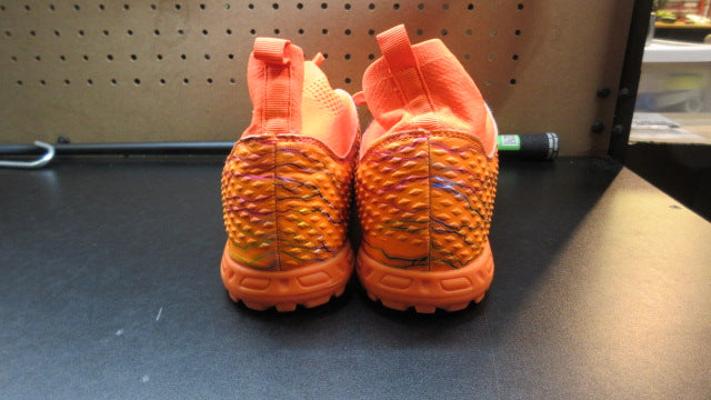 Load image into Gallery viewer, Used Lightweight Indoor Soccer Shoes - Size 11
