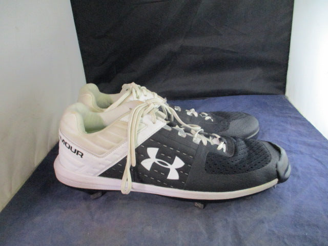 Load image into Gallery viewer, Used Under Armour Yard Low Metal Cleats Adult Size 13 - With Pitcher&#39;s Toe
