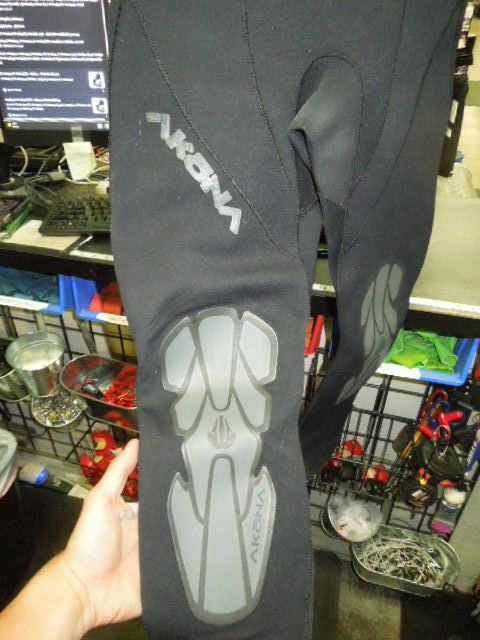 Used Akona 3mm 1 Piece Full Body Wet Suit Size 7/8