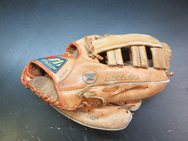 Load image into Gallery viewer, Used Mizuno MT1000 Autograph Series 12" Glove - RHT
