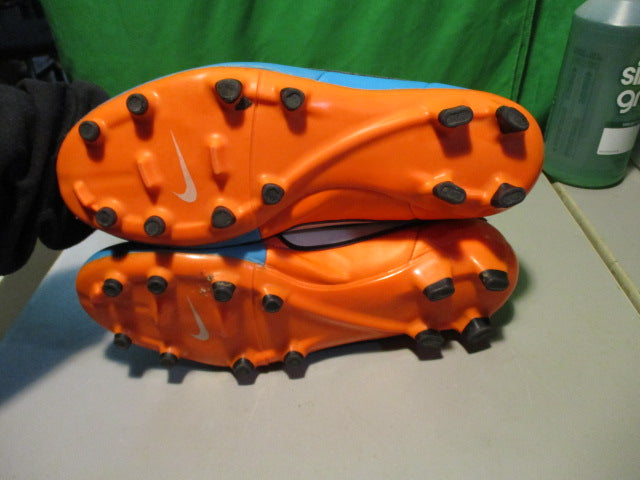 Load image into Gallery viewer, Used Nike Tiempo Size 10.5 Soccer Cleats
