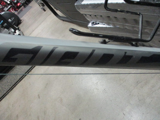 Used Giant Contend 26
