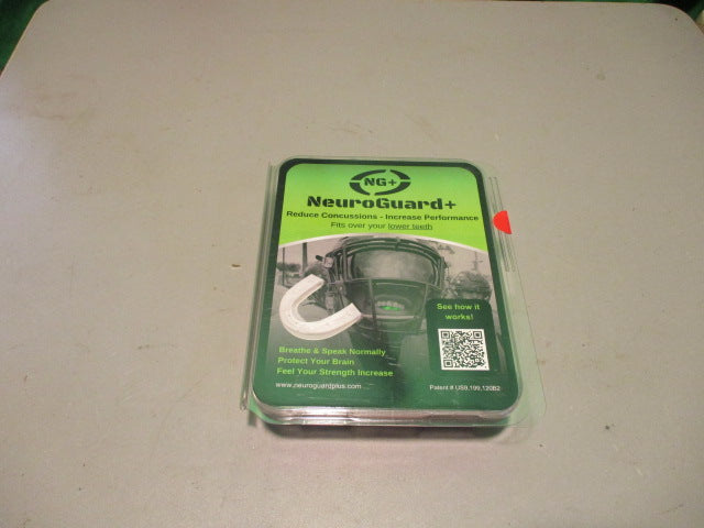 Load image into Gallery viewer, Sport Size 1 Size Fits All MOUTHGUARD
