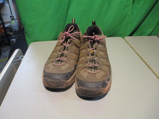 Used Denali Size 9 Hiking Shoes