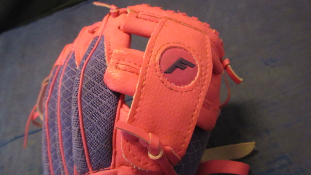 Load image into Gallery viewer, Used Franklin Mesh Tek 8&quot; T Ball Glove - RHT
