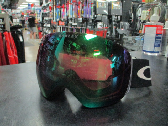 Load image into Gallery viewer, Used Oakley Prizm Snow Goggles
