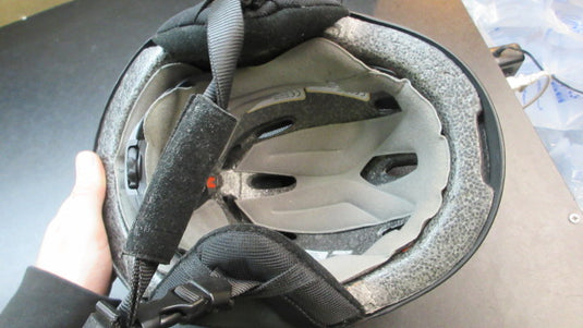 Used Giro Snow Helmet - 52m-55.5cm